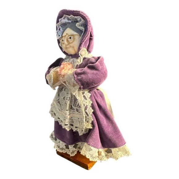 Vintage Hand Crafted Soft Sculpt Purple Velvet Dress Grandmother Doll - Picture 3 of 10